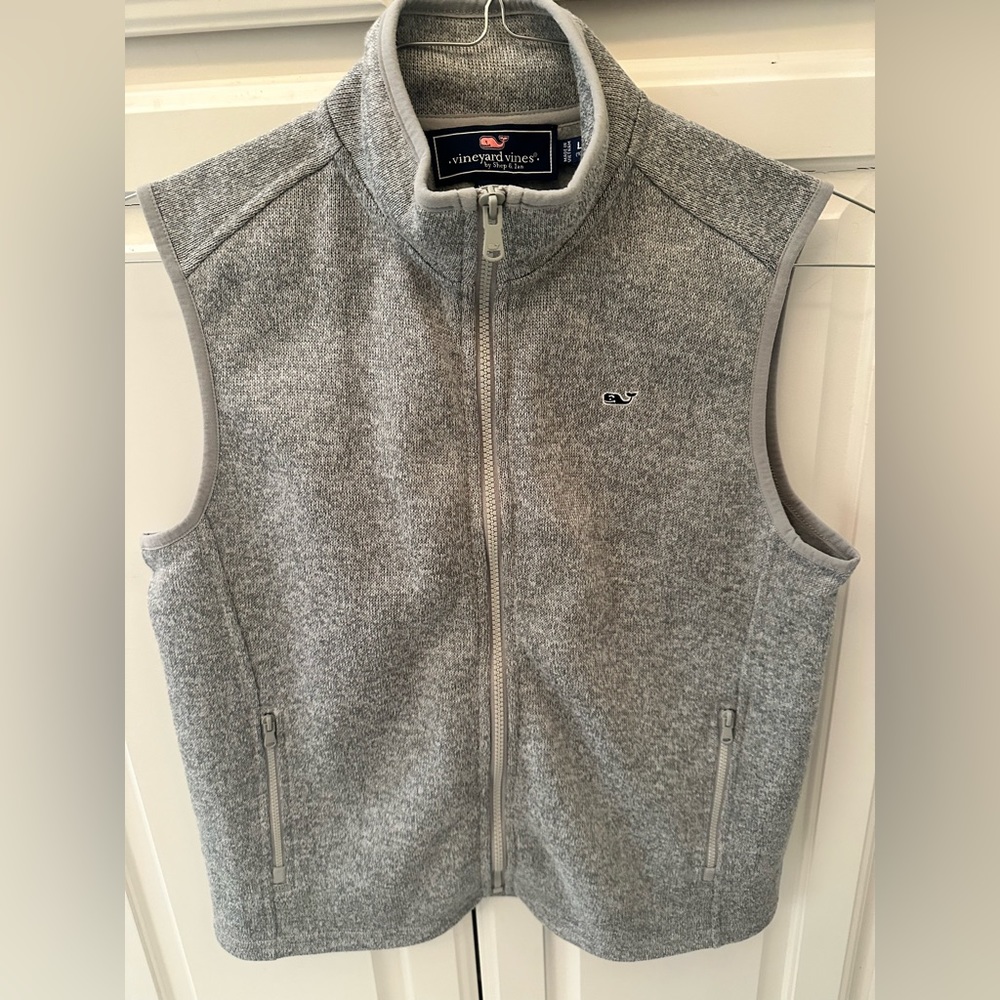 Boys Vineyard Vines vest size Large (16)